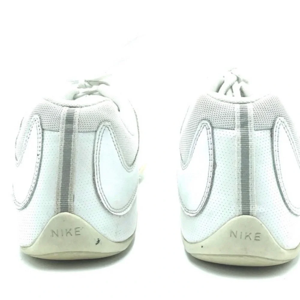 Nike Women's White and Gray Running Shoes